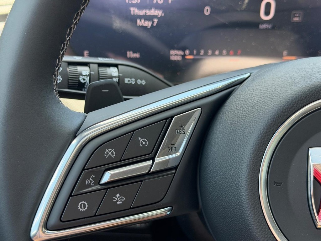 Buick Enclave Vehicle Image 14