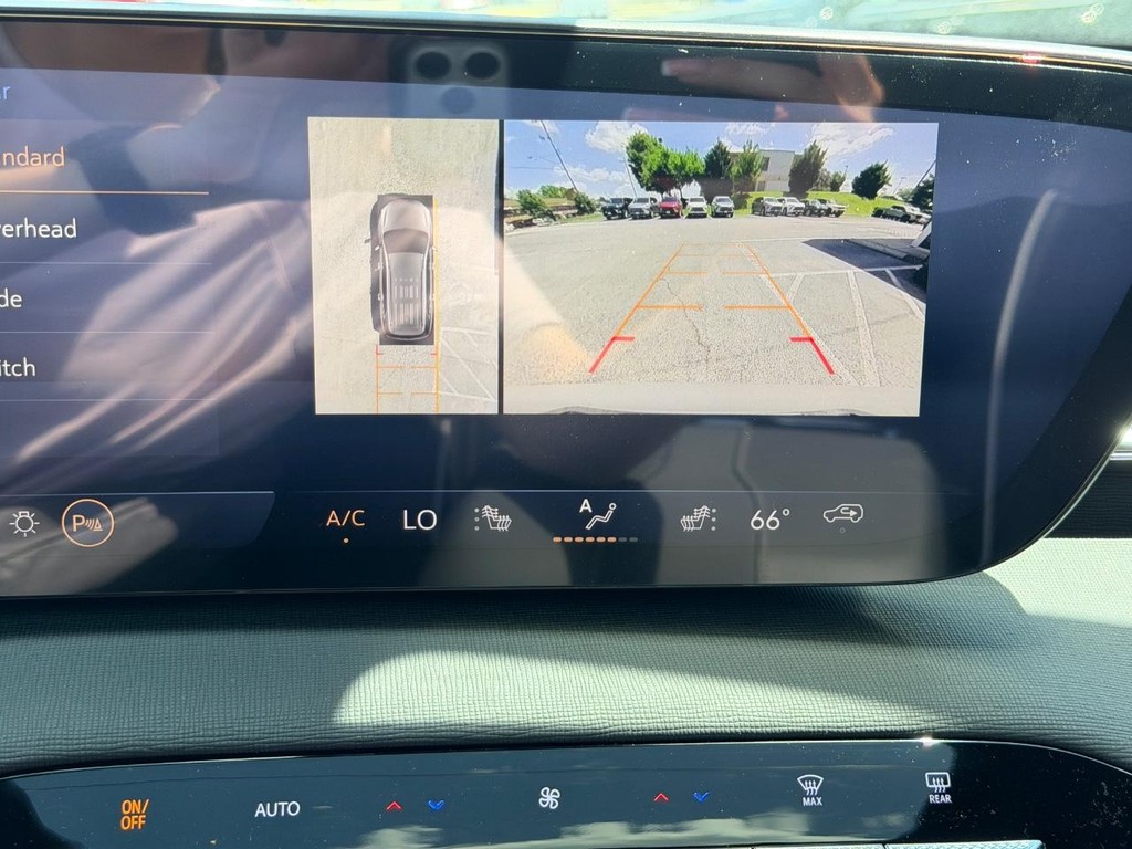 Buick Enclave Vehicle Image 16