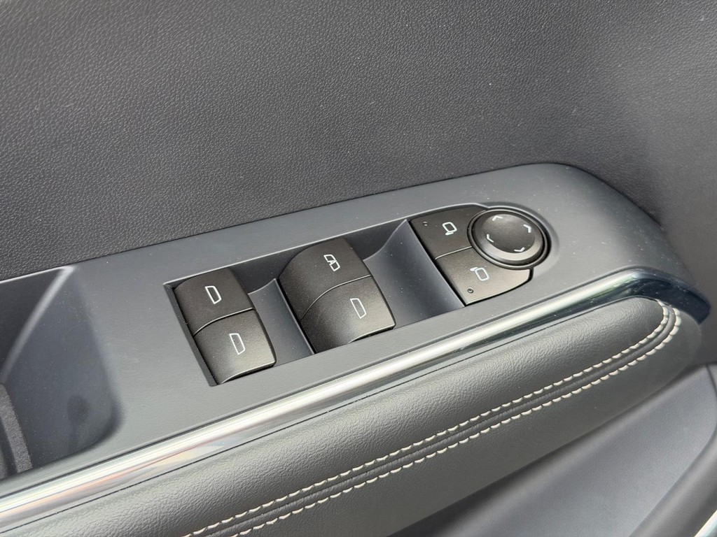 GMC Acadia Vehicle Image 10