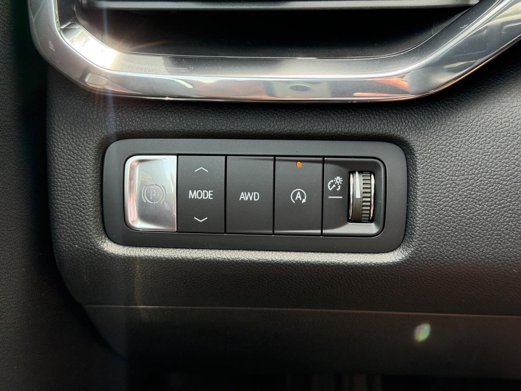 GMC Acadia Vehicle Image 11