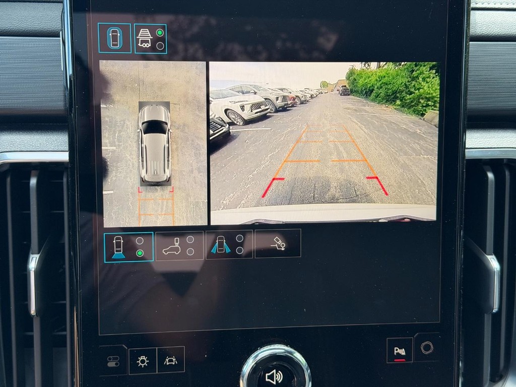 GMC Acadia Vehicle Image 14