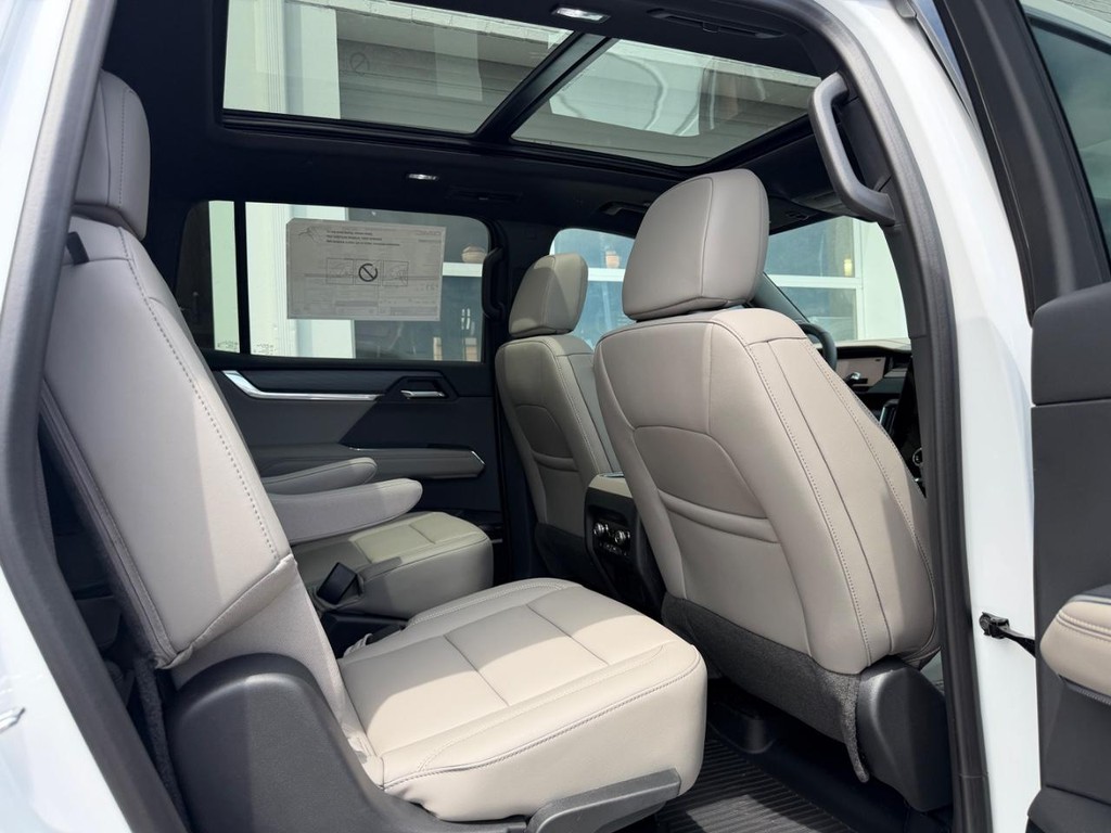 GMC Acadia Vehicle Image 04