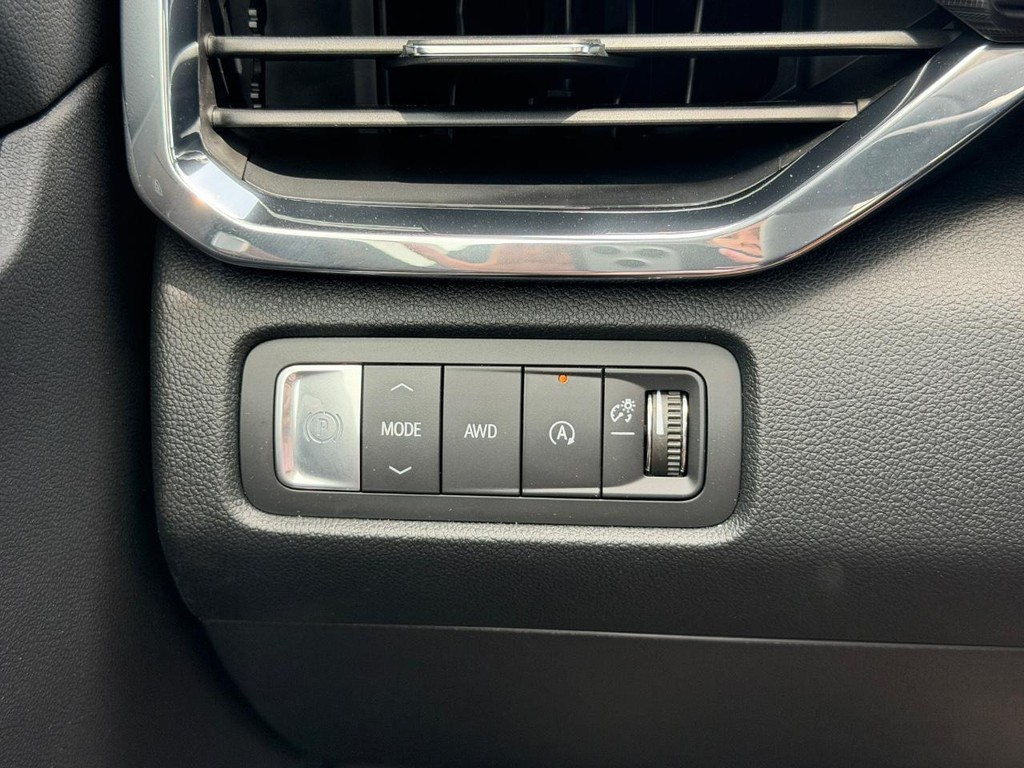 GMC Acadia Vehicle Image 11
