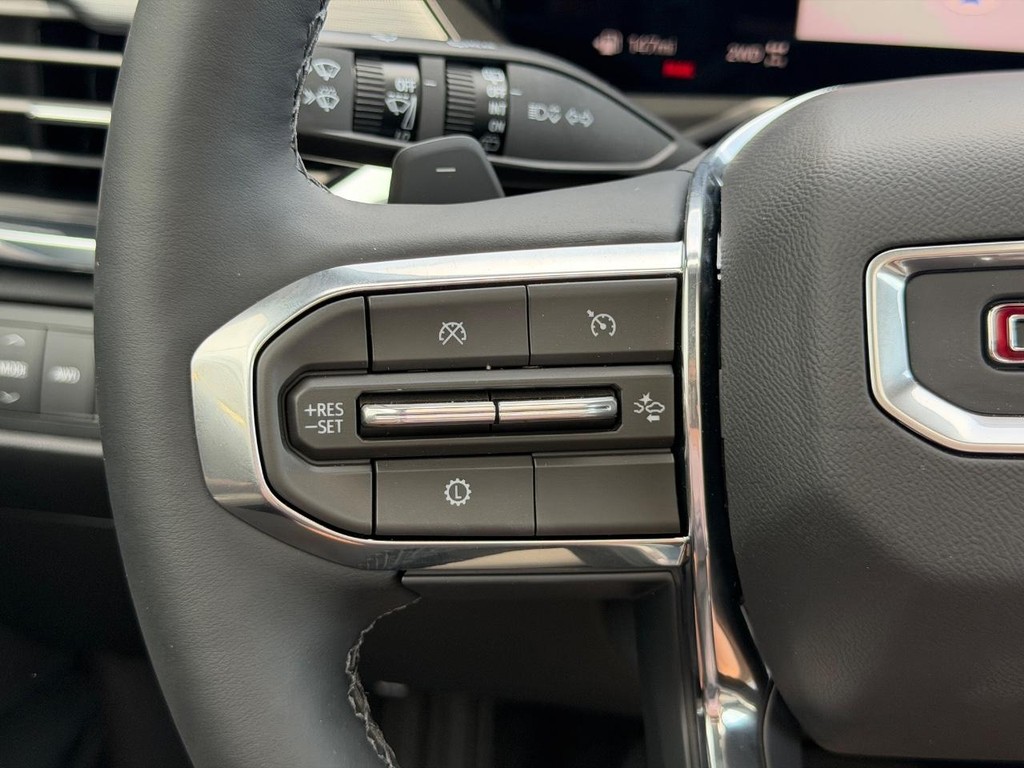 GMC Acadia Vehicle Image 12