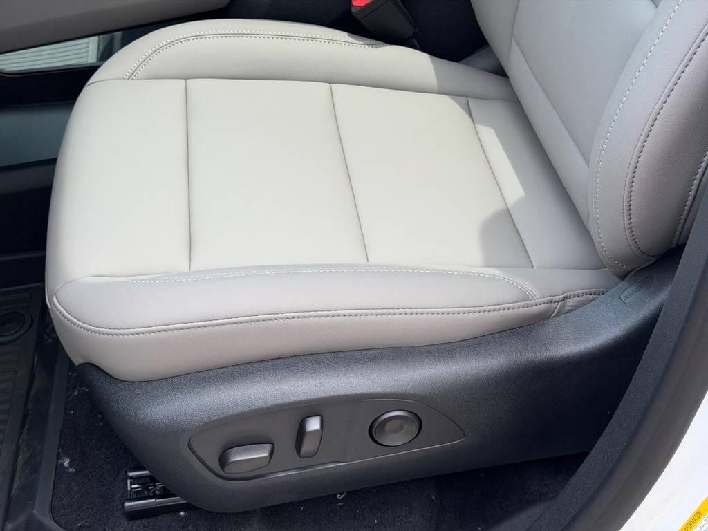 GMC Acadia Vehicle Image 16