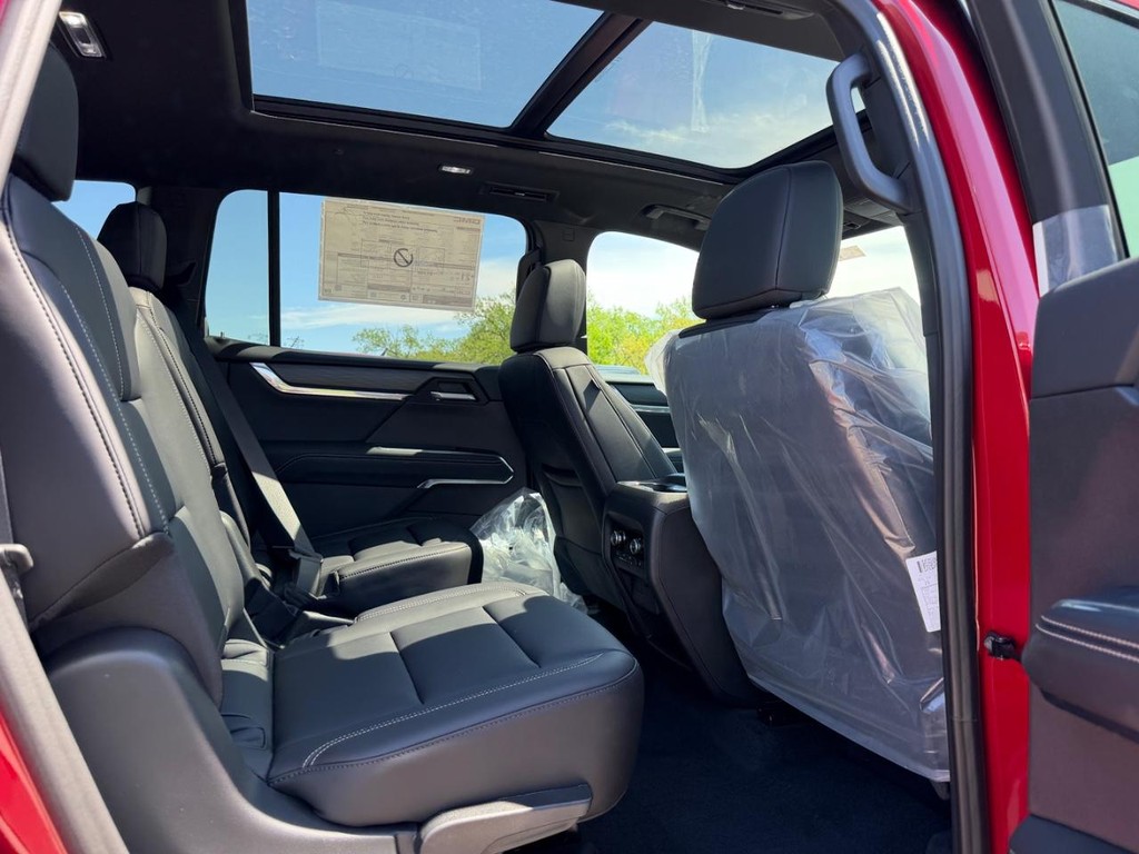 GMC Acadia Vehicle Image 04