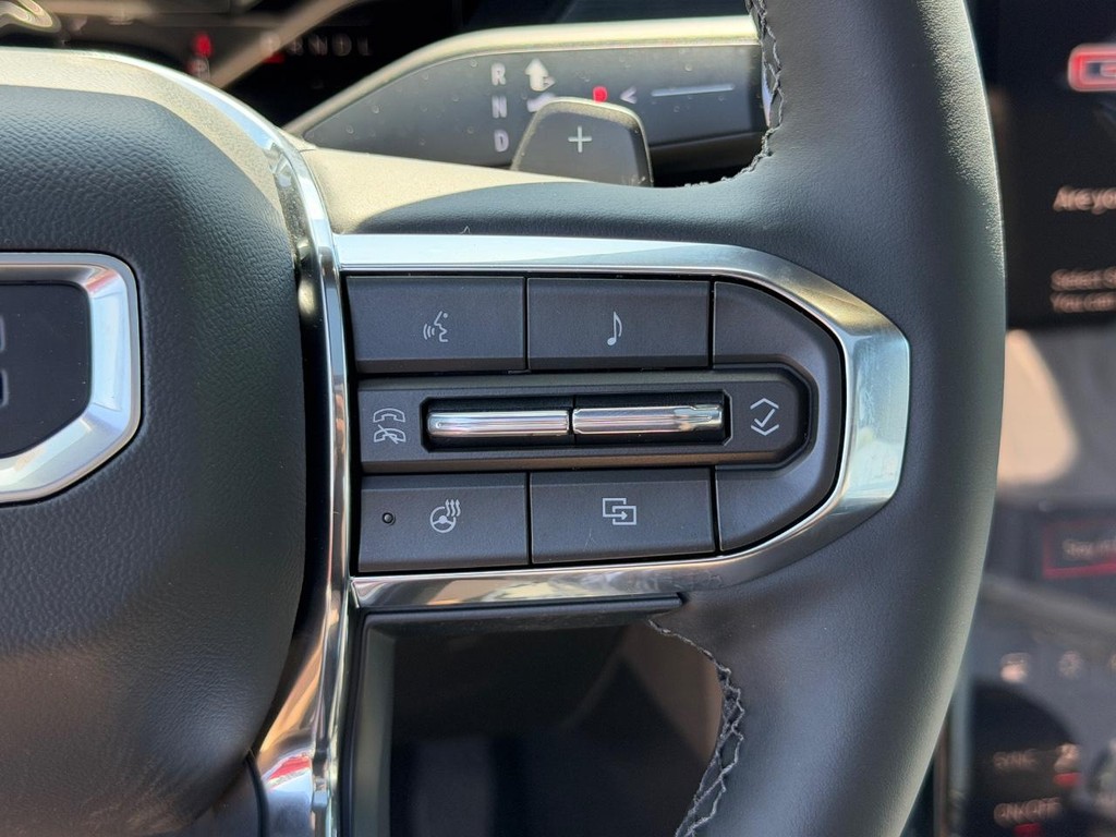 GMC Acadia Vehicle Image 14