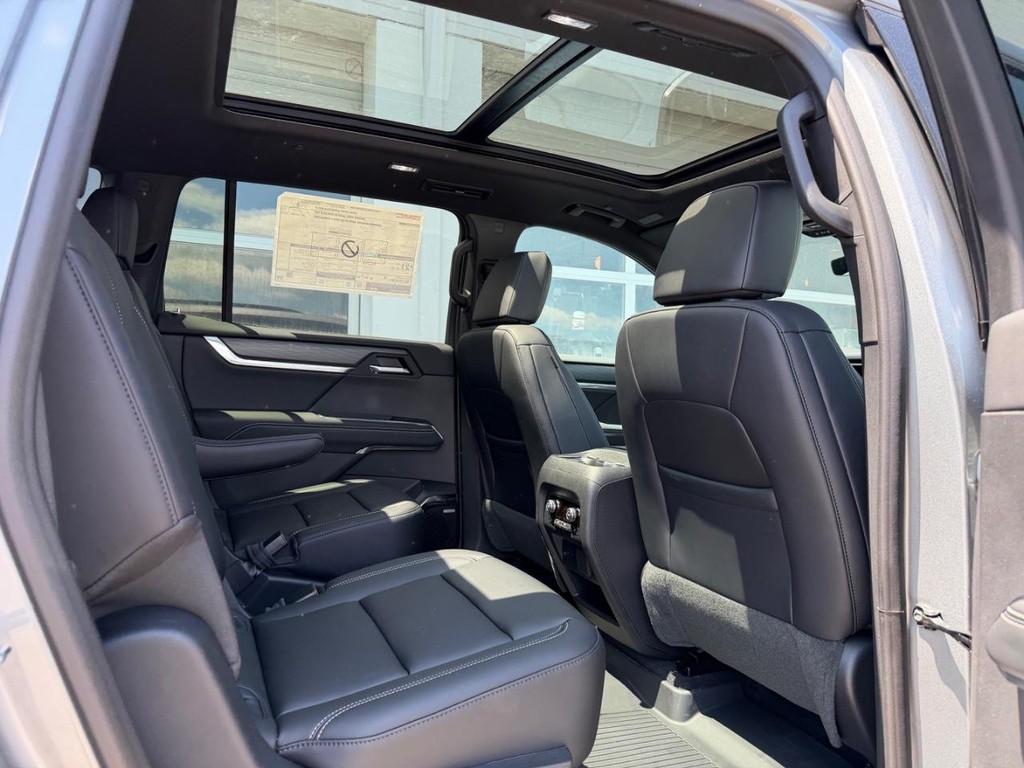GMC Acadia Vehicle Image 04