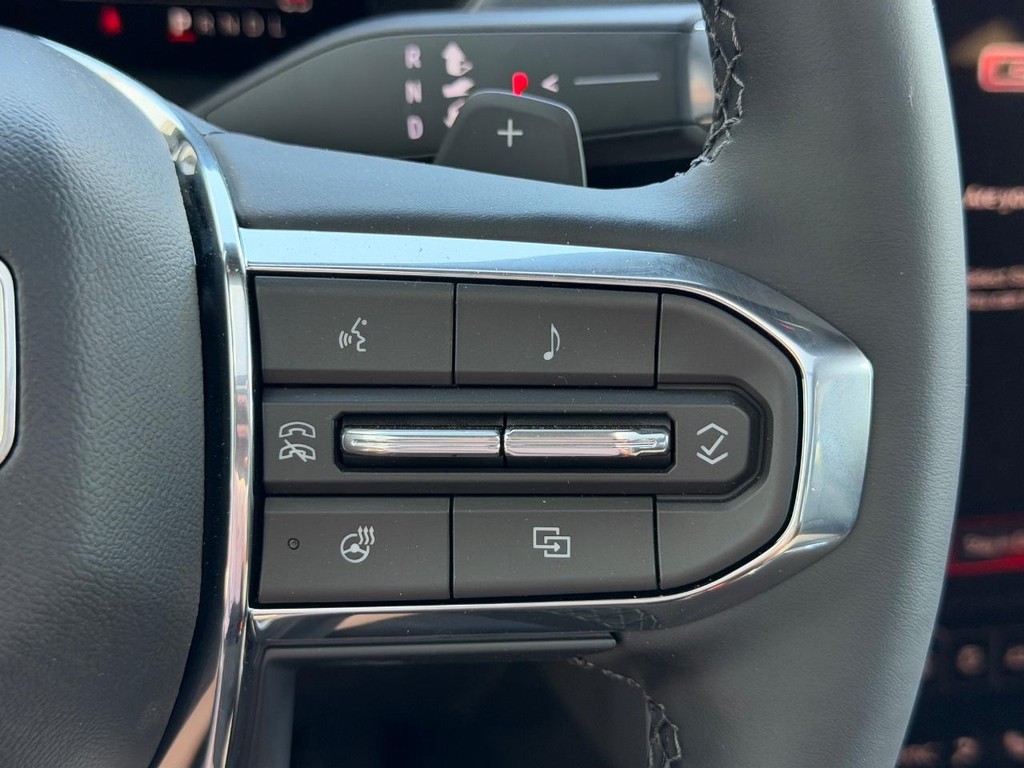 GMC Acadia Vehicle Image 13