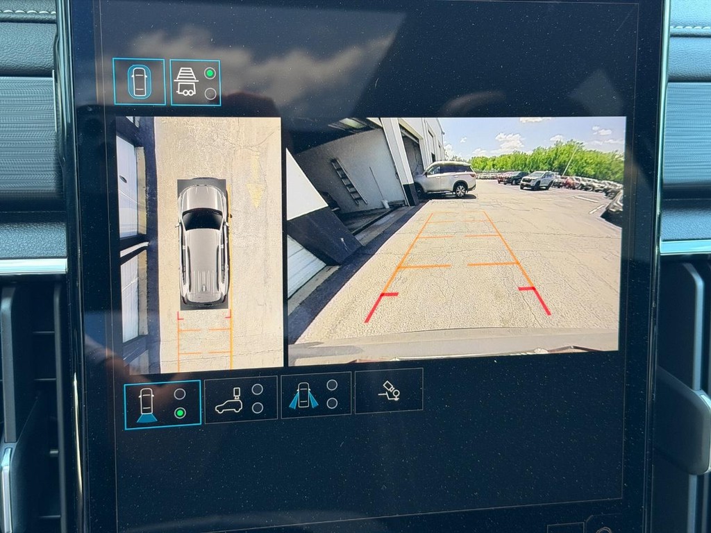 GMC Acadia Vehicle Image 14