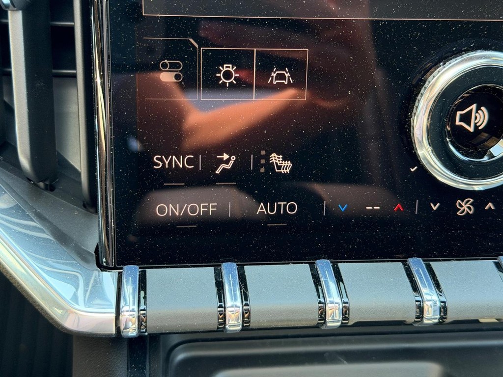 GMC Acadia Vehicle Image 15