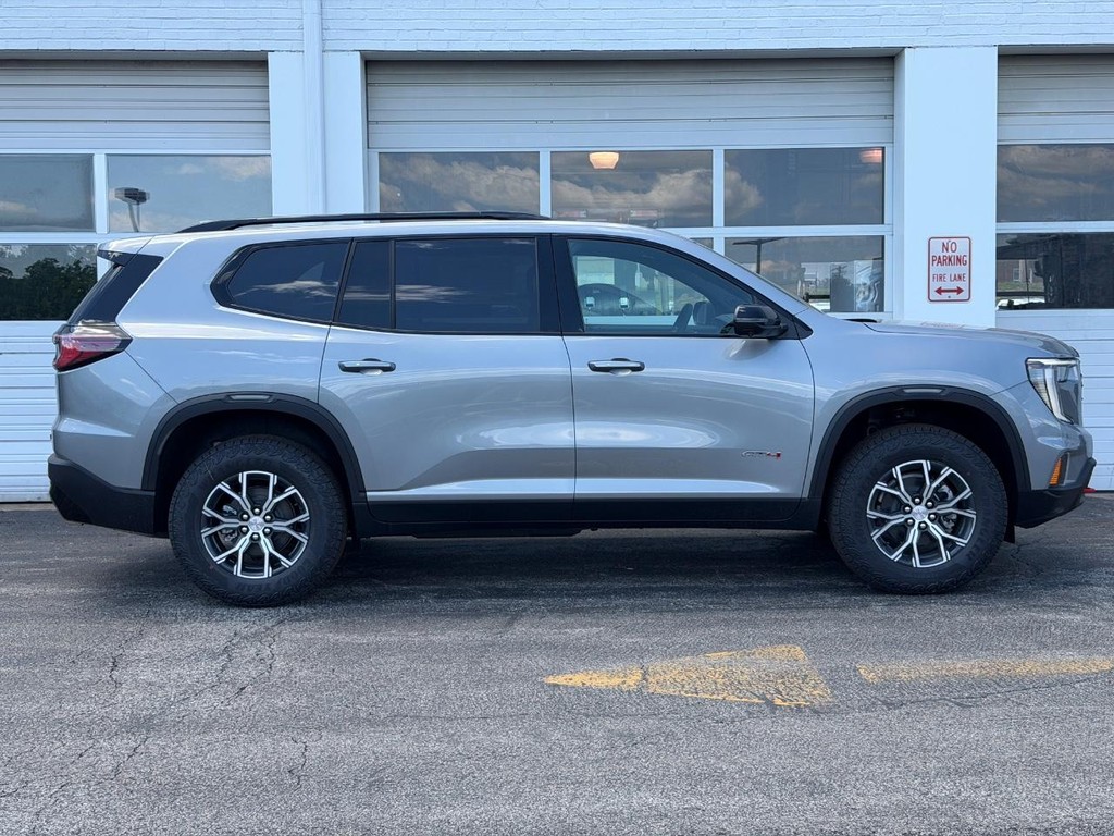 GMC Acadia Vehicle Image 02