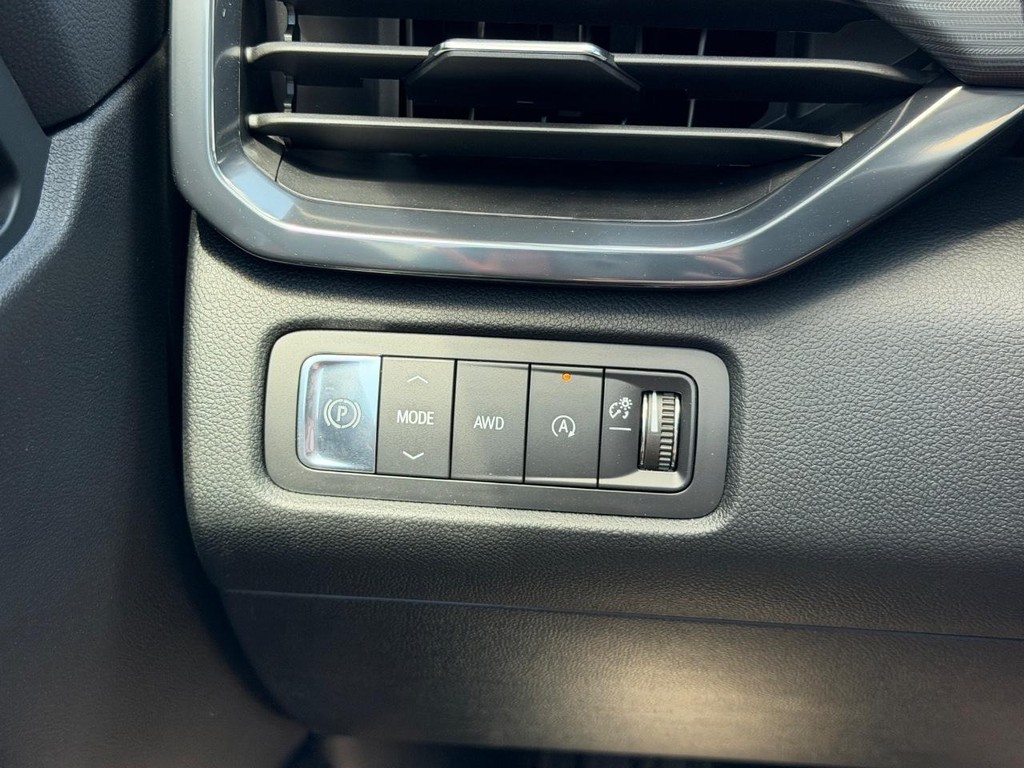 GMC Acadia Vehicle Image 10