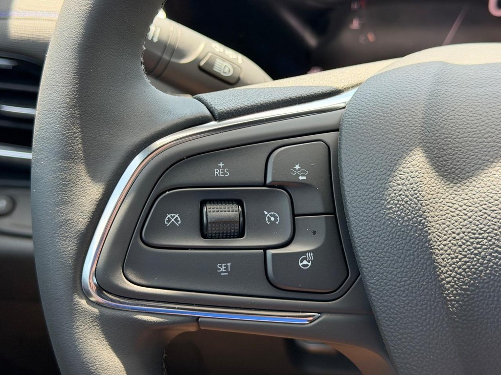 Buick Envista Vehicle Image 10