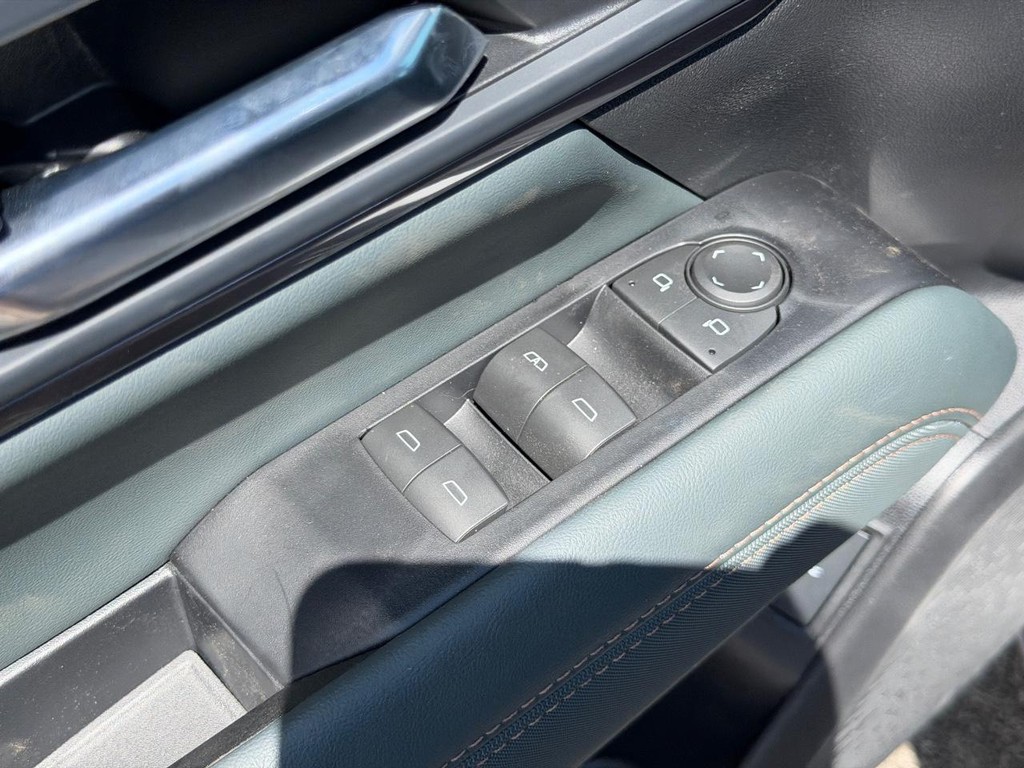 GMC Terrain Vehicle Image 09