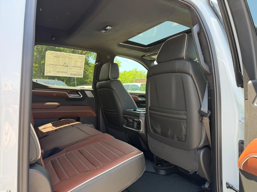 GMC Sierra 1500 Vehicle Image 04