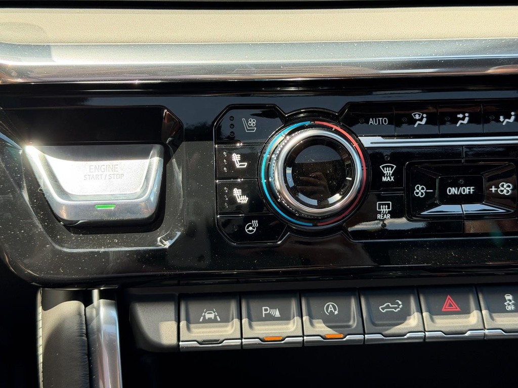 GMC Sierra 1500 Vehicle Image 16