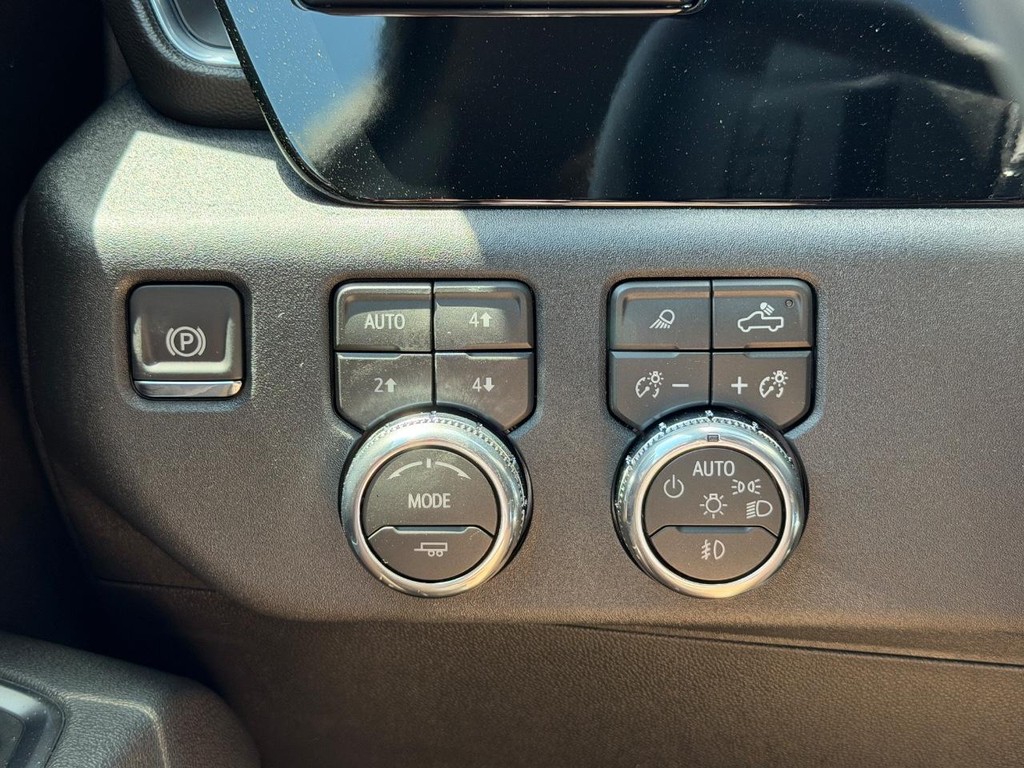 GMC Sierra 1500 Vehicle Image 11