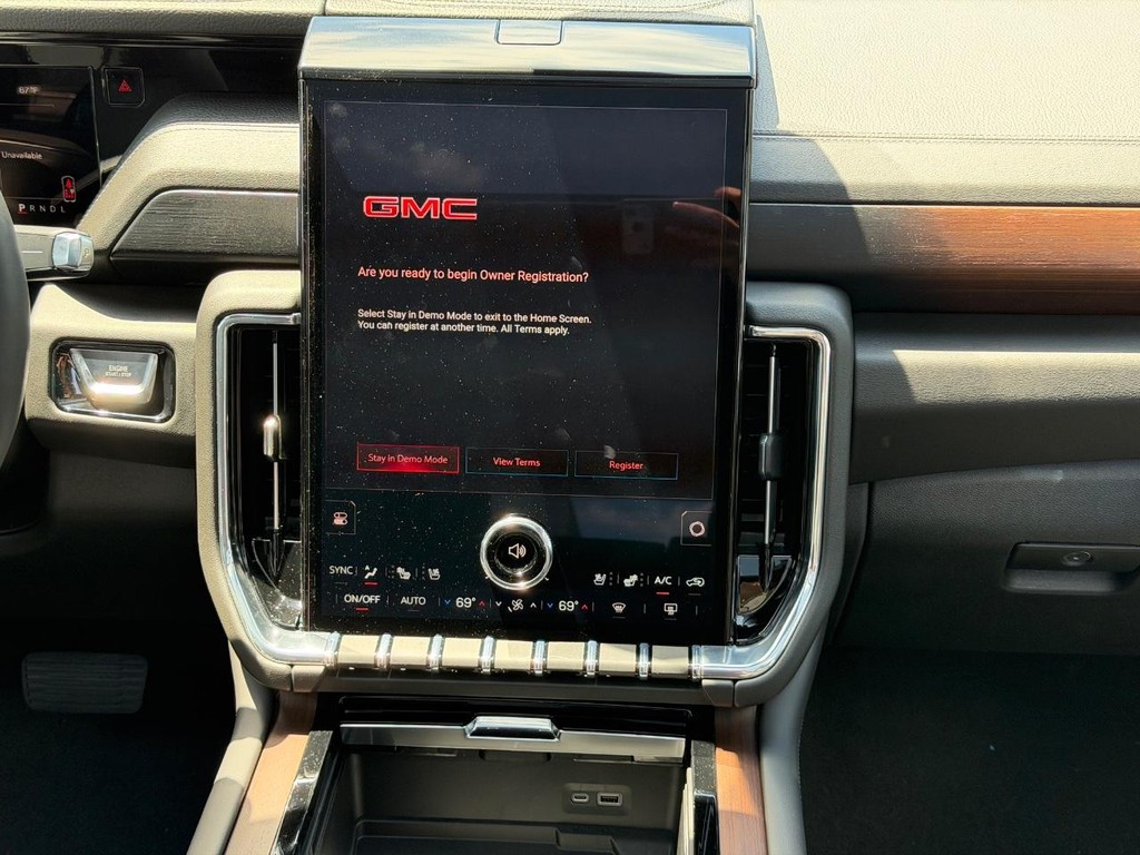 GMC Yukon XL Vehicle Image 08