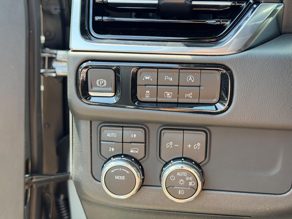 GMC Yukon XL Vehicle Image 13