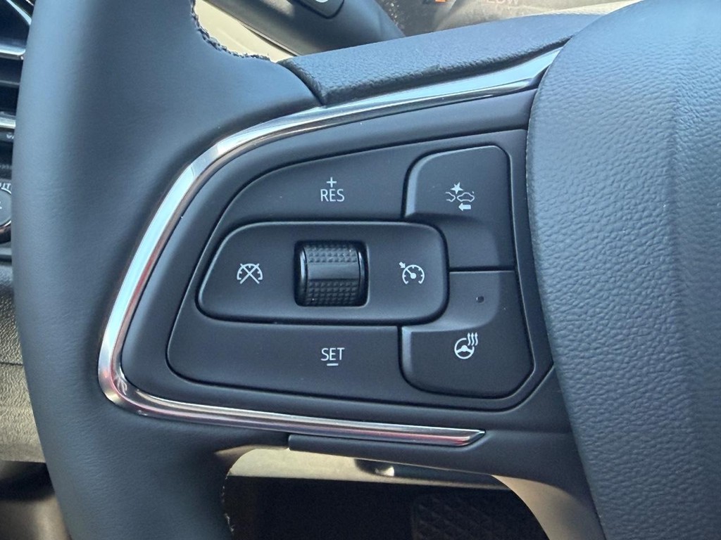 Buick Envista Vehicle Image 10