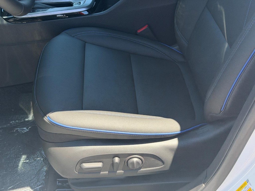 Buick Envista Vehicle Image 14