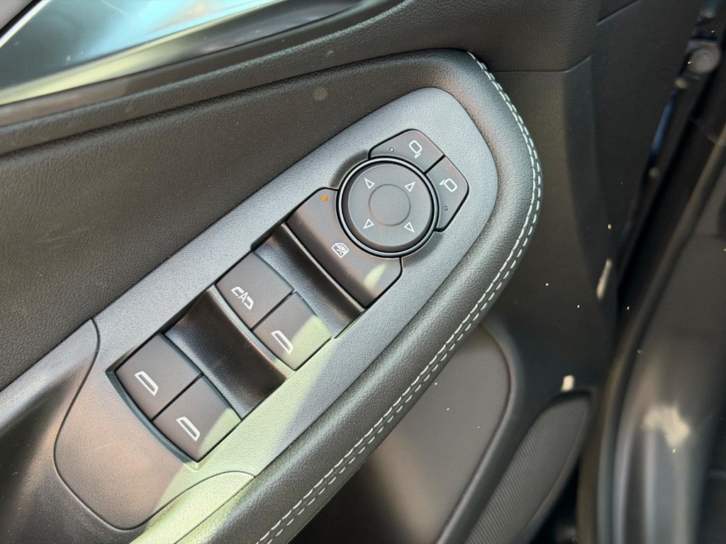 Buick Encore GX Vehicle Image 09