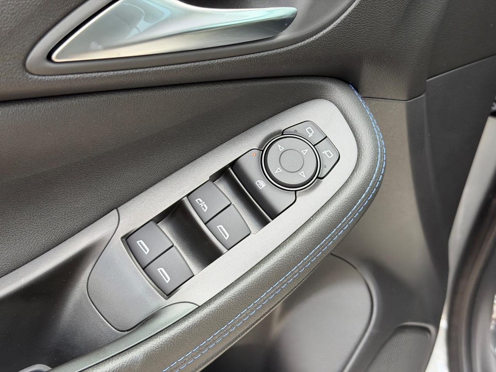 Buick Encore GX Vehicle Image 09