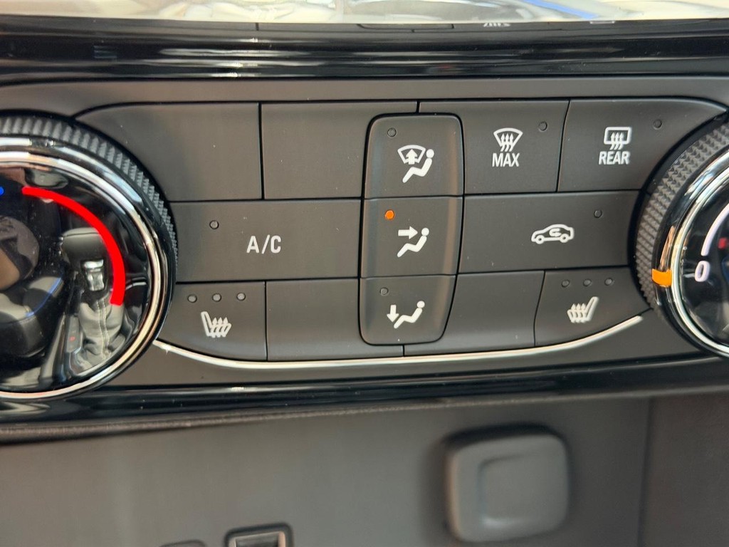Buick Encore GX Vehicle Image 13