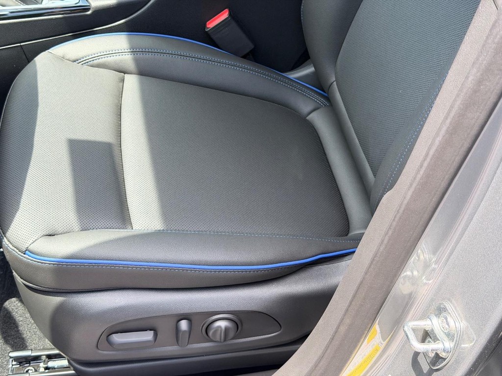 Buick Encore GX Vehicle Image 14