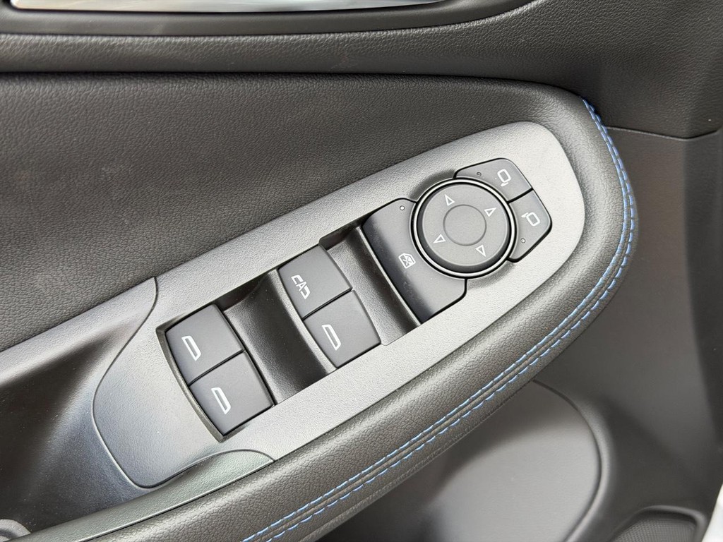 Buick Encore GX Vehicle Image 09