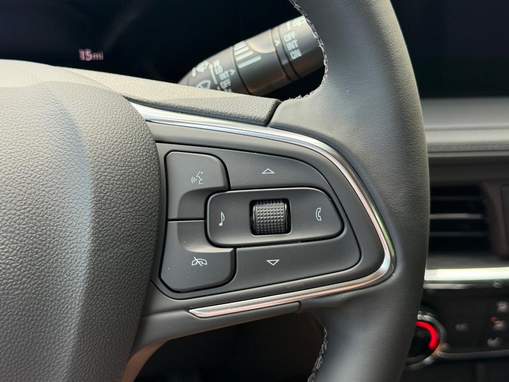 Buick Encore GX Vehicle Image 11