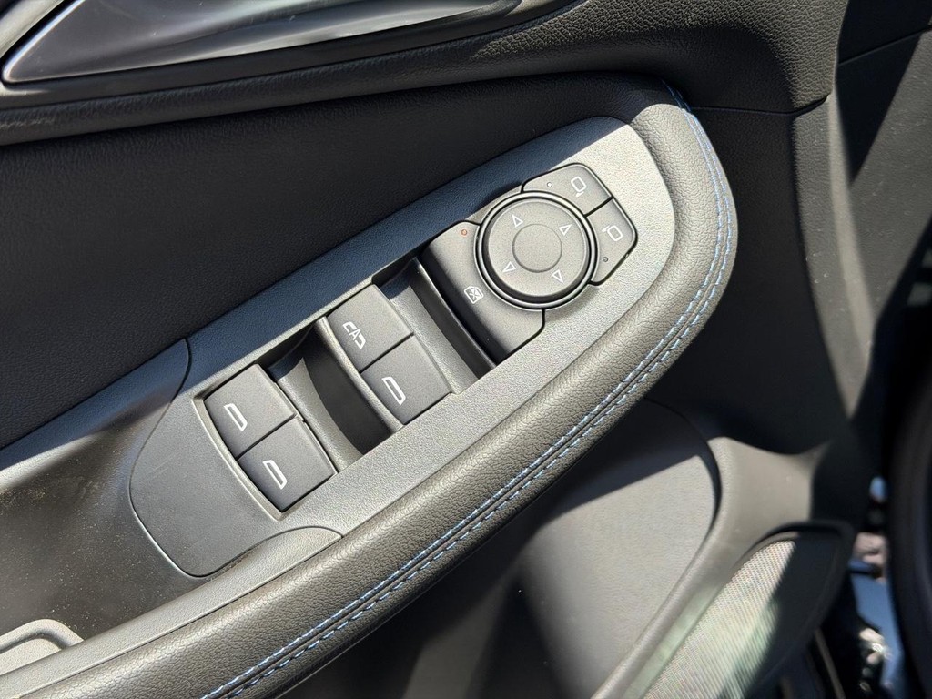 Buick Encore GX Vehicle Image 09