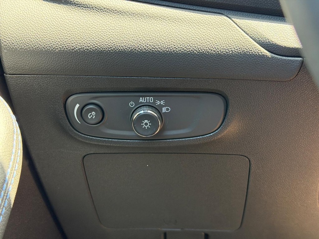 Buick Encore GX Vehicle Image 10