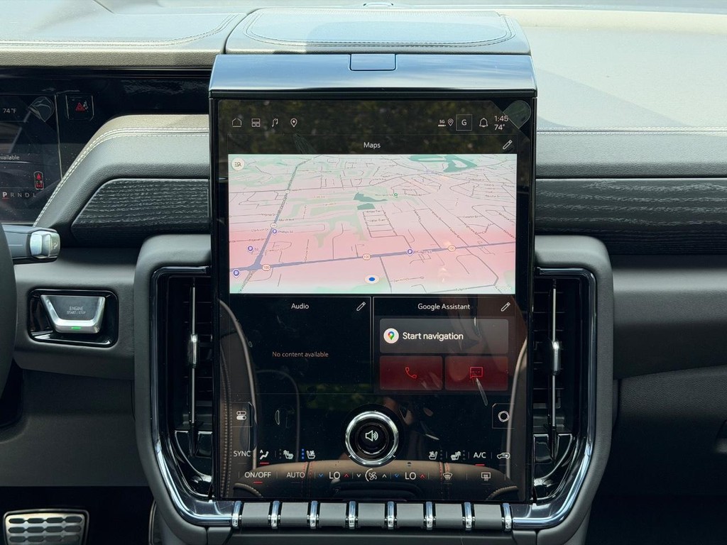 GMC Yukon XL Vehicle Image 10