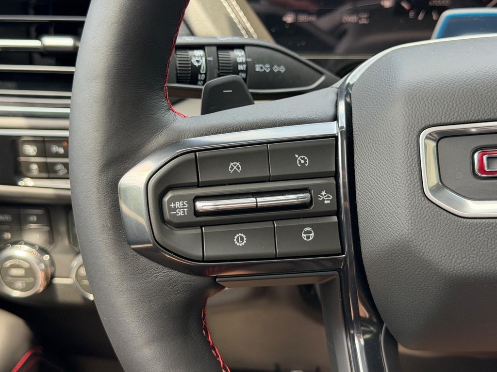 GMC Yukon XL Vehicle Image 16