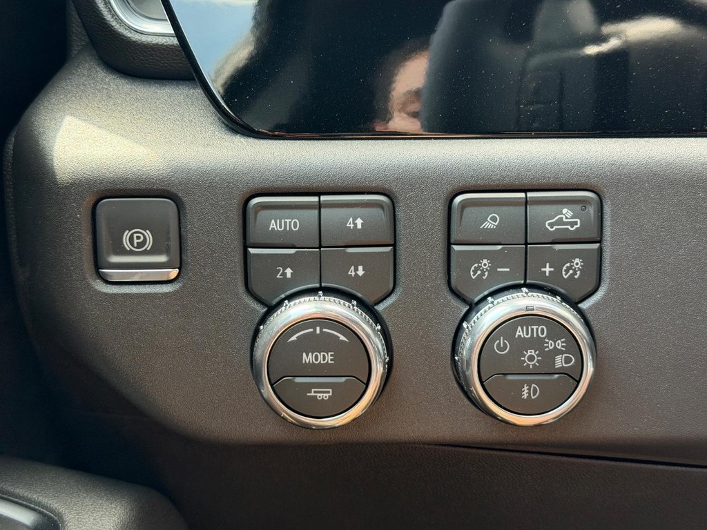 GMC Sierra 1500 Vehicle Image 12