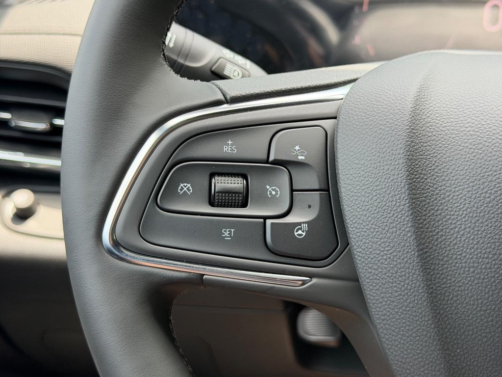 Buick Envista Vehicle Image 11