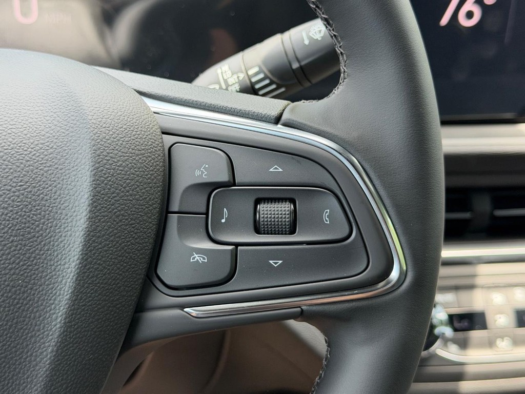 Buick Envista Vehicle Image 12