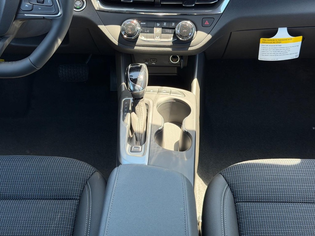 Buick Envista Vehicle Image 09