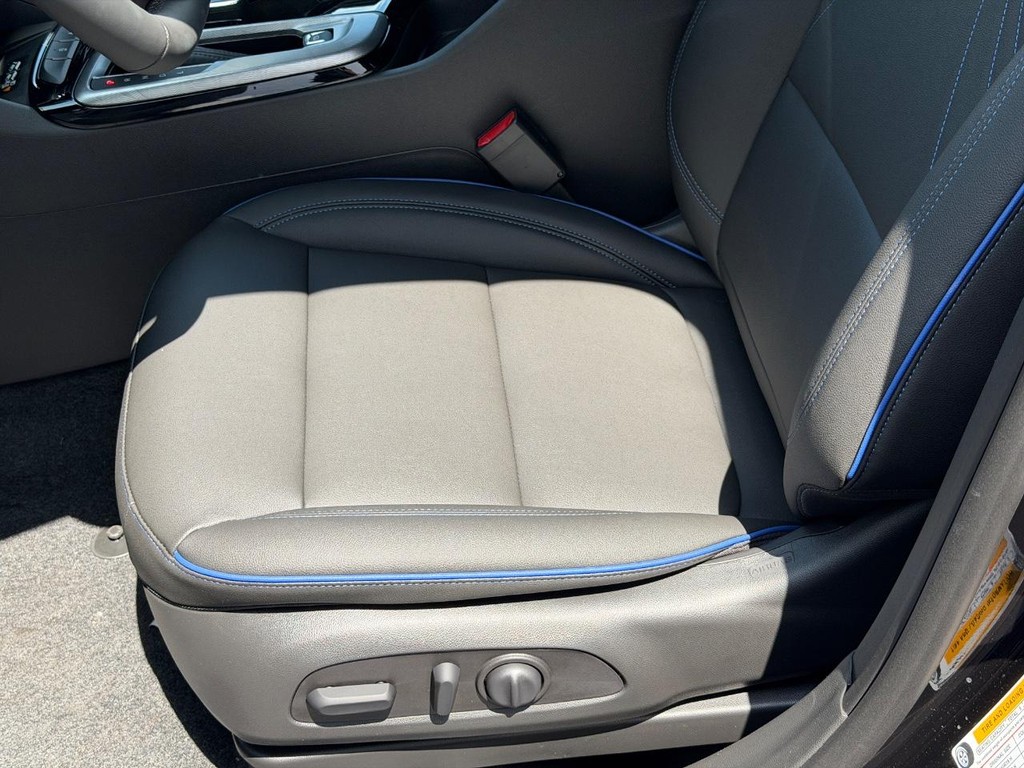 Buick Envista Vehicle Image 14