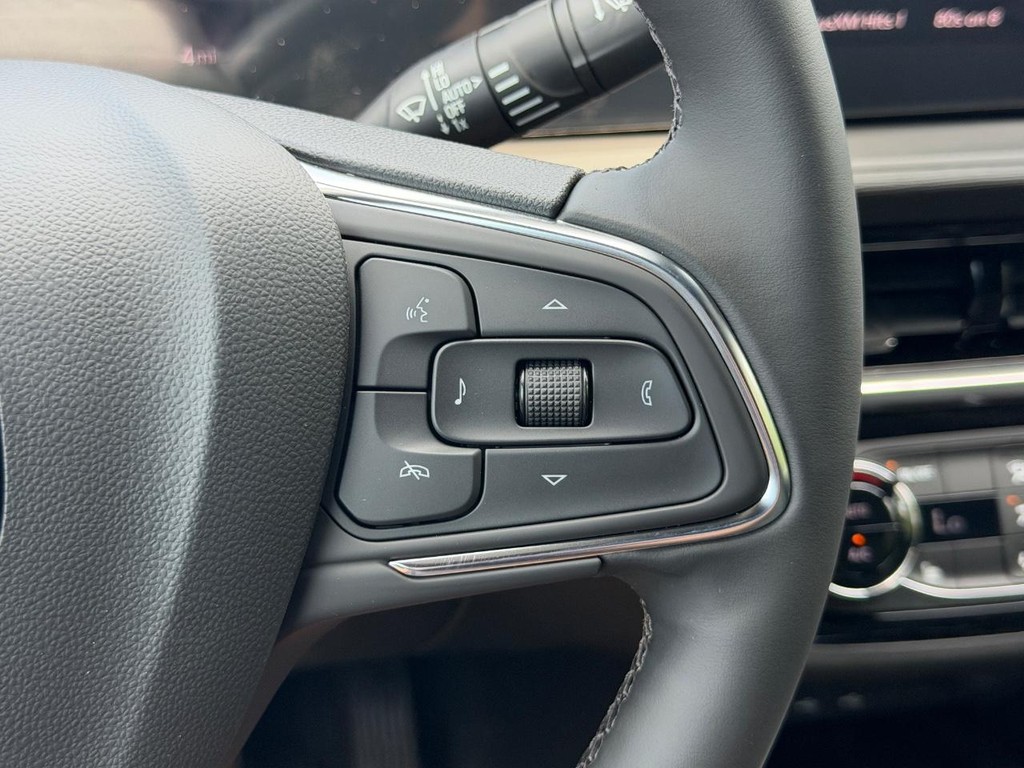 Buick Envista Vehicle Image 10