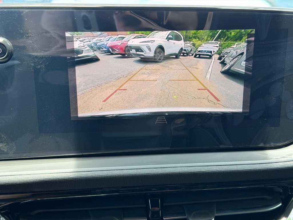 Buick Envista Vehicle Image 11