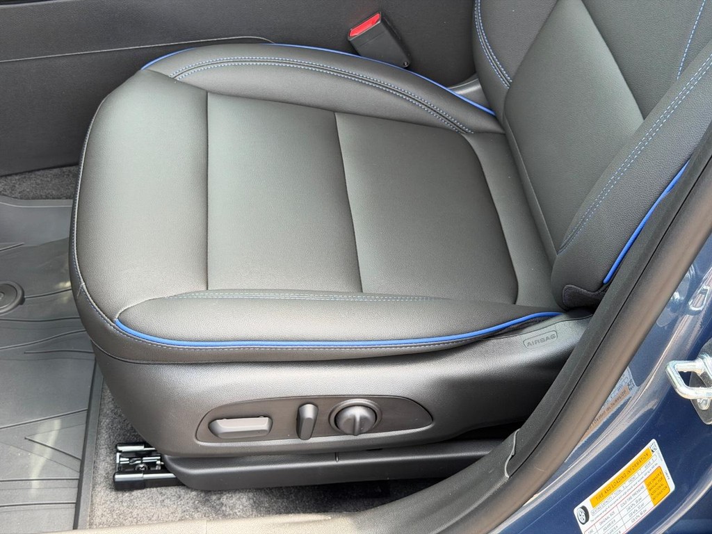 Buick Envista Vehicle Image 13