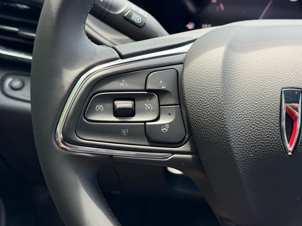 Buick Envista Vehicle Image 10