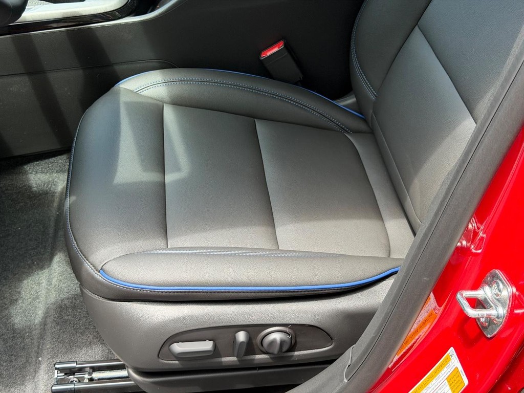 Buick Envista Vehicle Image 14