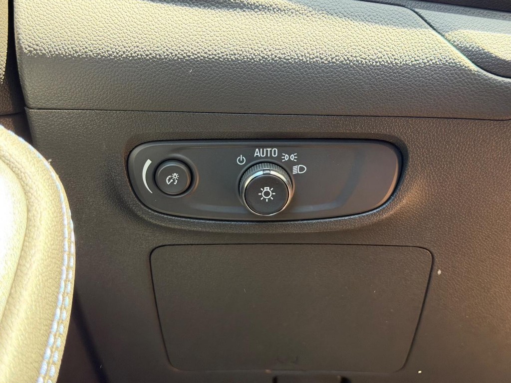 Buick Encore GX Vehicle Image 10