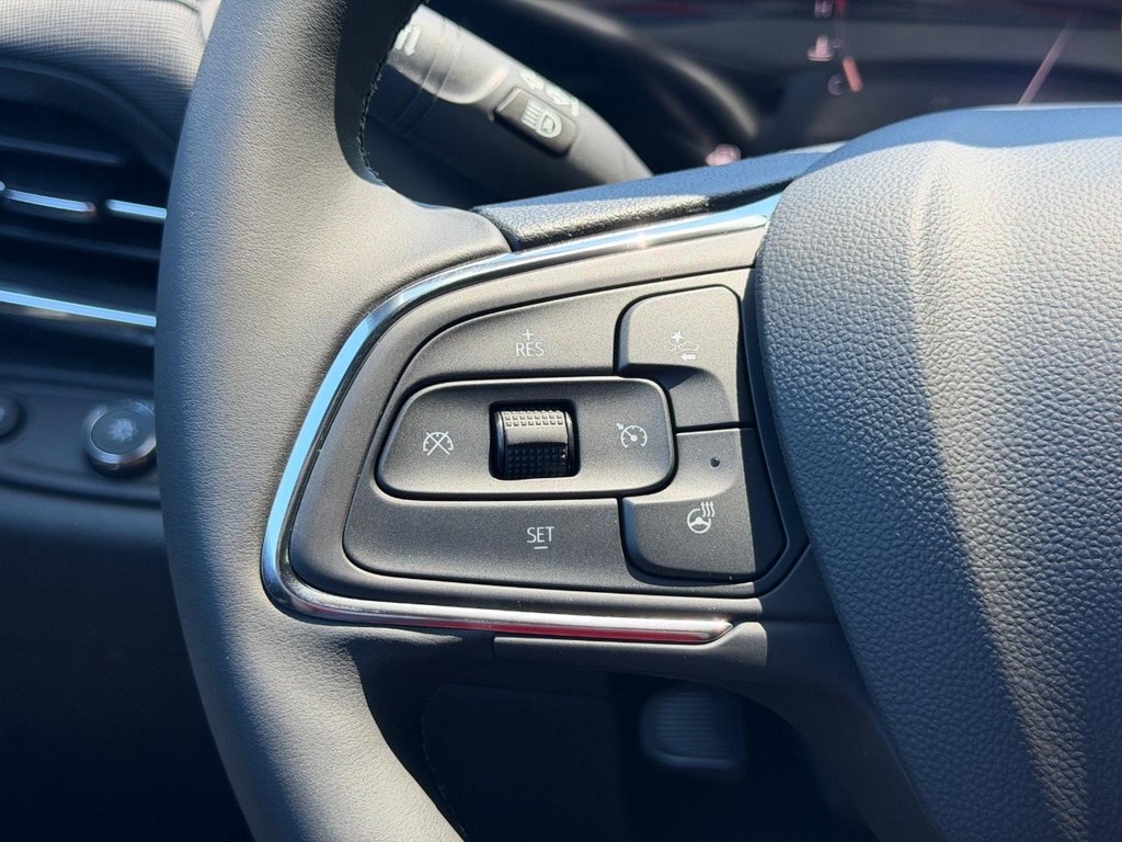 Buick Envista Vehicle Image 10