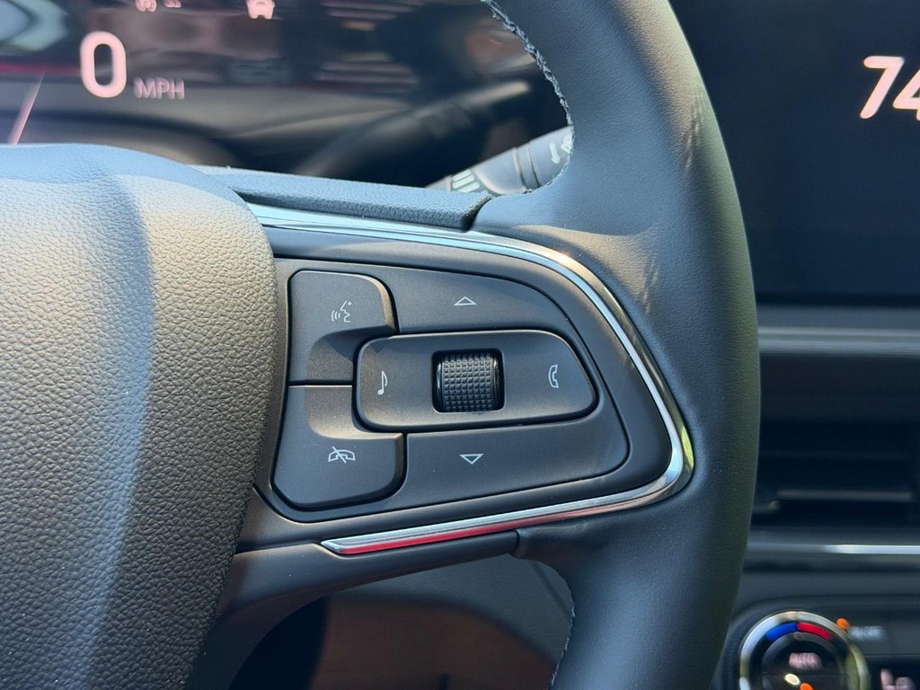 Buick Envista Vehicle Image 11