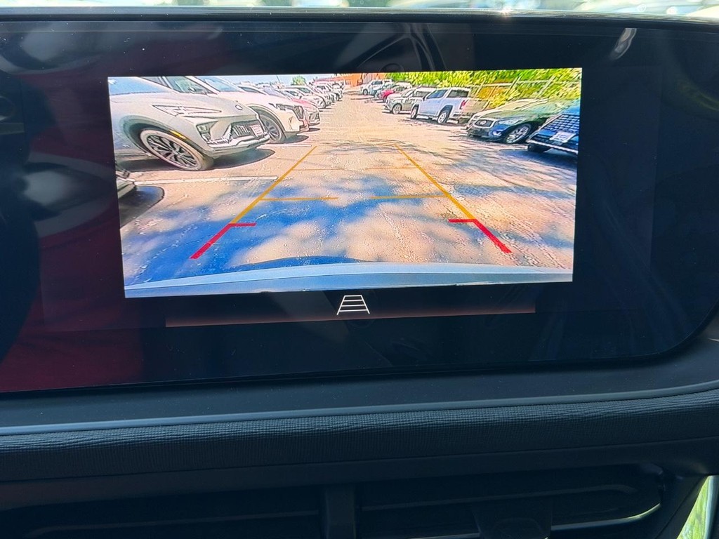 Buick Envista Vehicle Image 12
